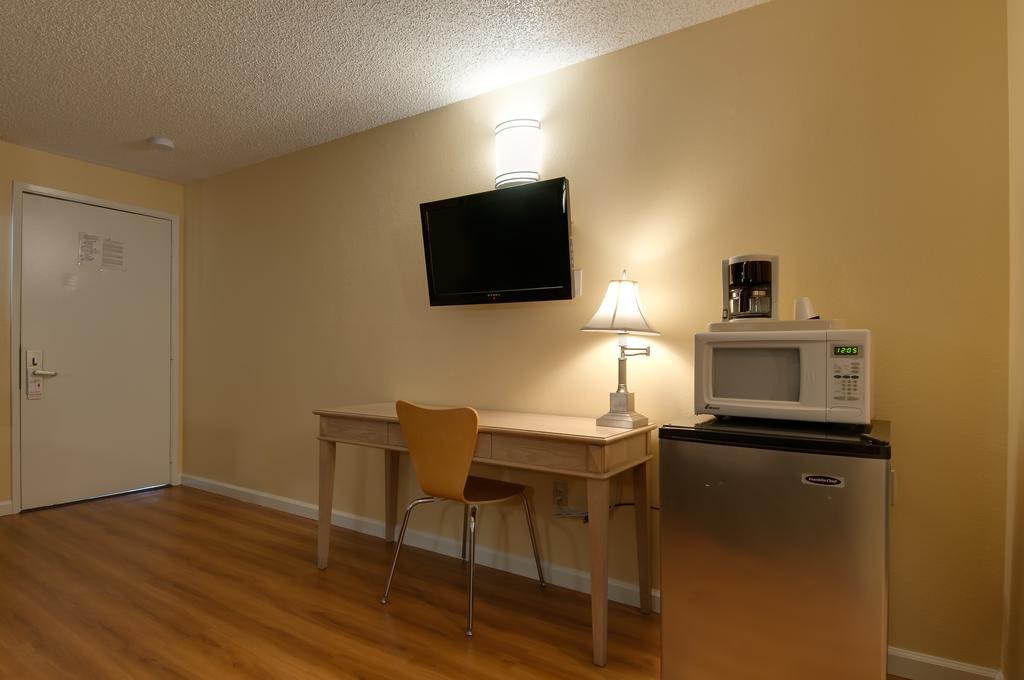 Vagabond Inn Bakersfield North Экстерьер фото